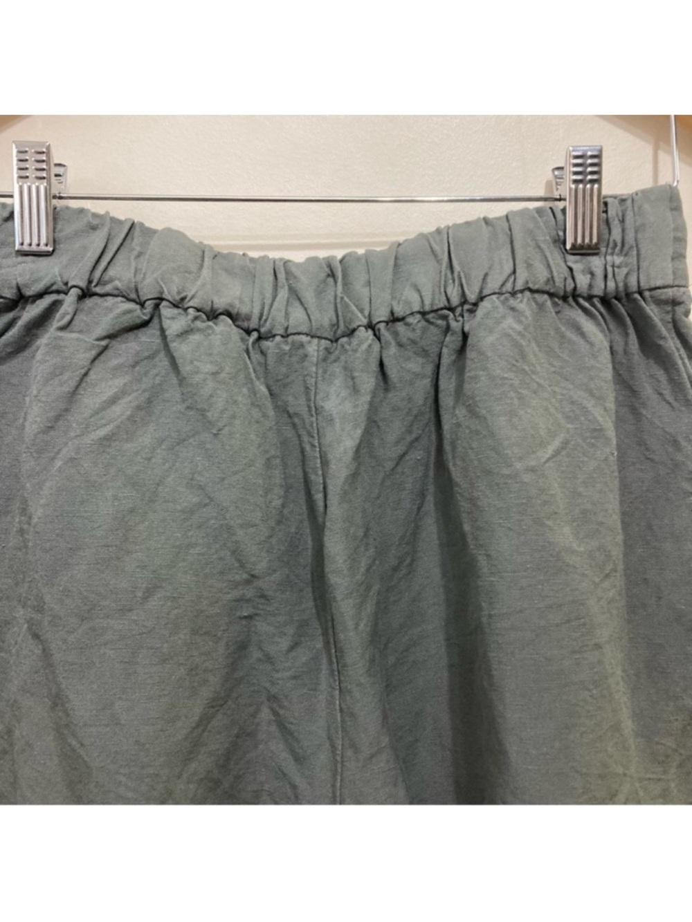 Dynamite Linen Shorts Size Small Pull-On Muted Olive Green Pockets Elastic - Picture 3 of 8
